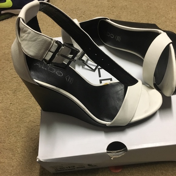 Aldo wedge - Picture 2 of 2